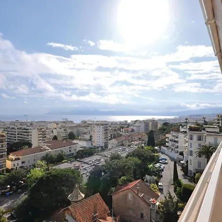 Stunning In With 3 Bedrooms And Wifi *