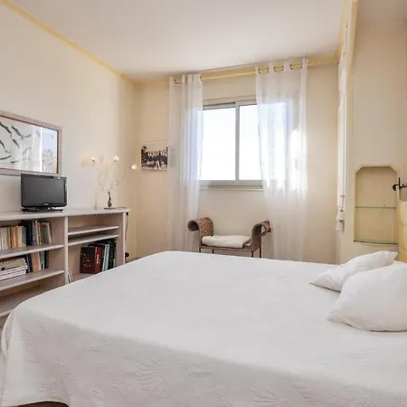 Apartment Stunning In With 3 Bedrooms And Wifi