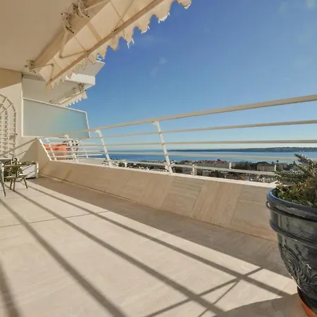 Stunning In With 3 Bedrooms And Wifi Apartment