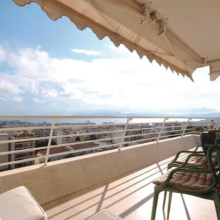 Stunning In With 3 Bedrooms And Wifi *