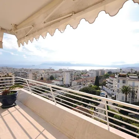 Stunning In With 3 Bedrooms And Wifi Apartment