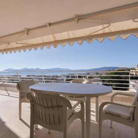 Stunning In With 3 Bedrooms And Wifi Apartment *