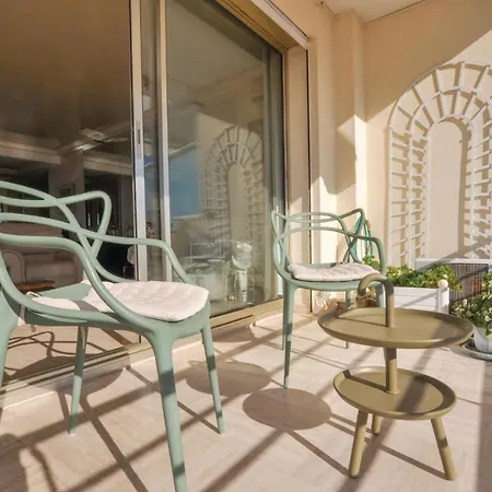Stunning In With 3 Bedrooms And Wifi *